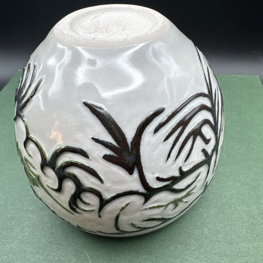 Studio Art Pottery Vase BF Gillen Incised Raised Black Green Abstract Design 5" - Picture 12 of 16